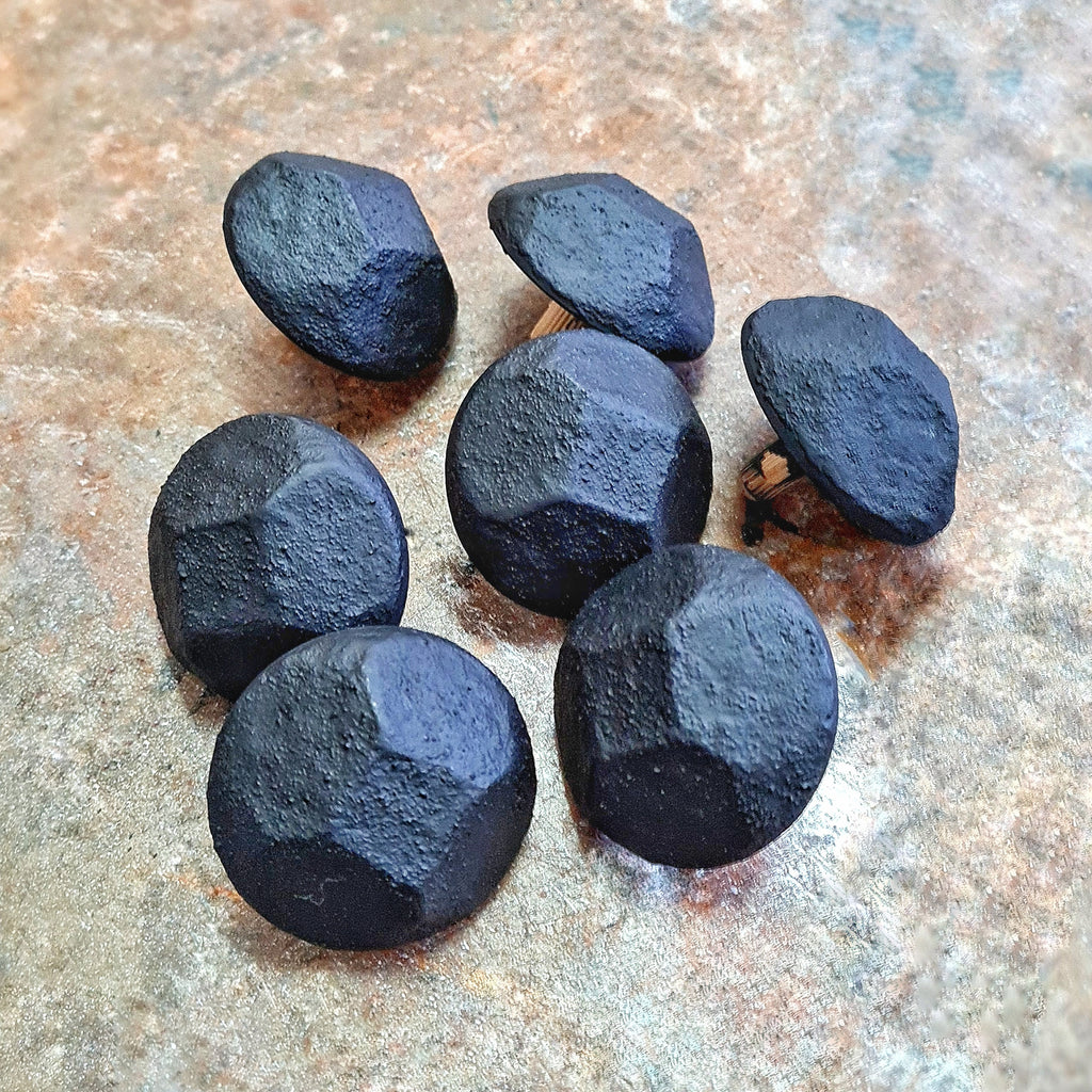 94DD - 50mm Antique Rivet Head