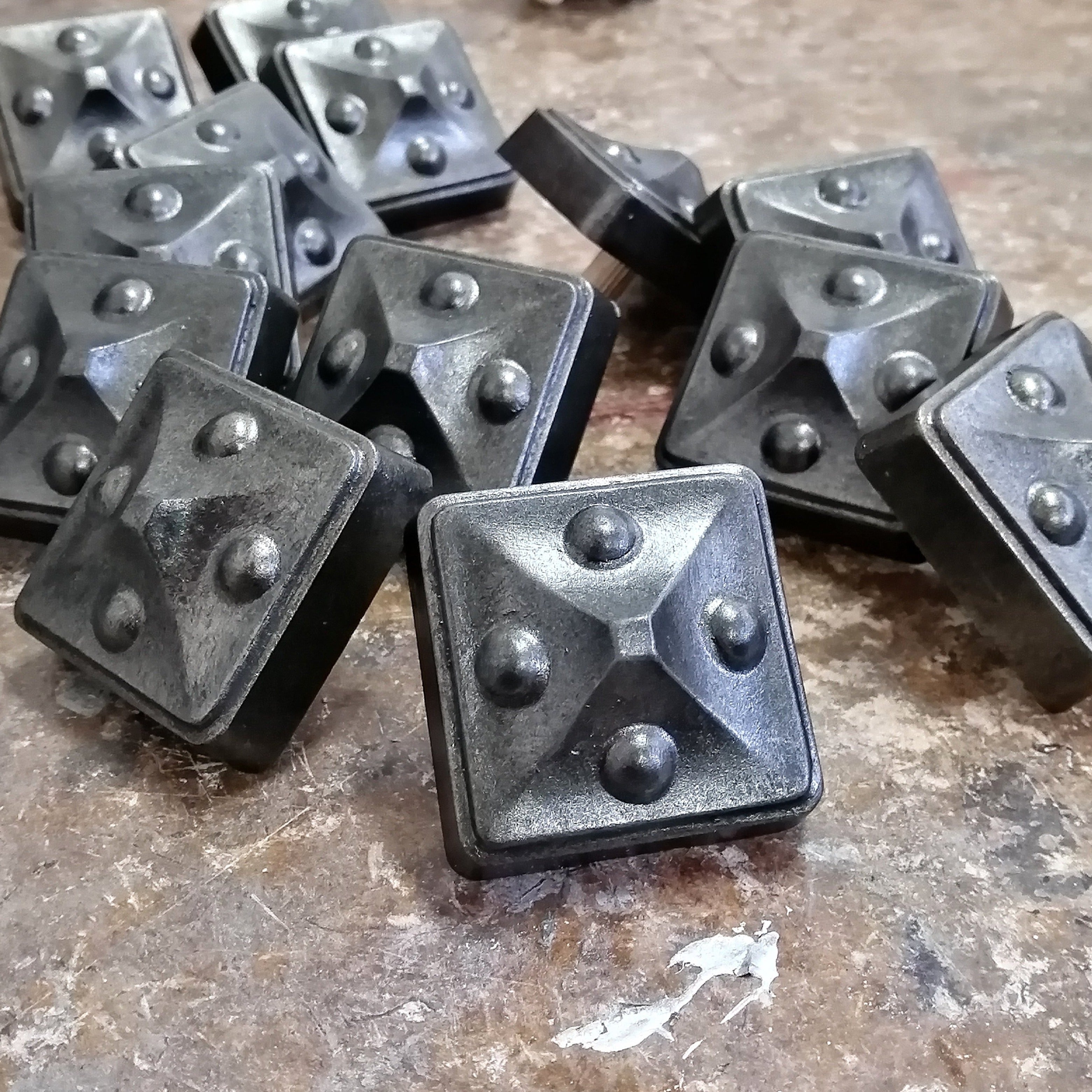 47DD - 45mm Classic Square