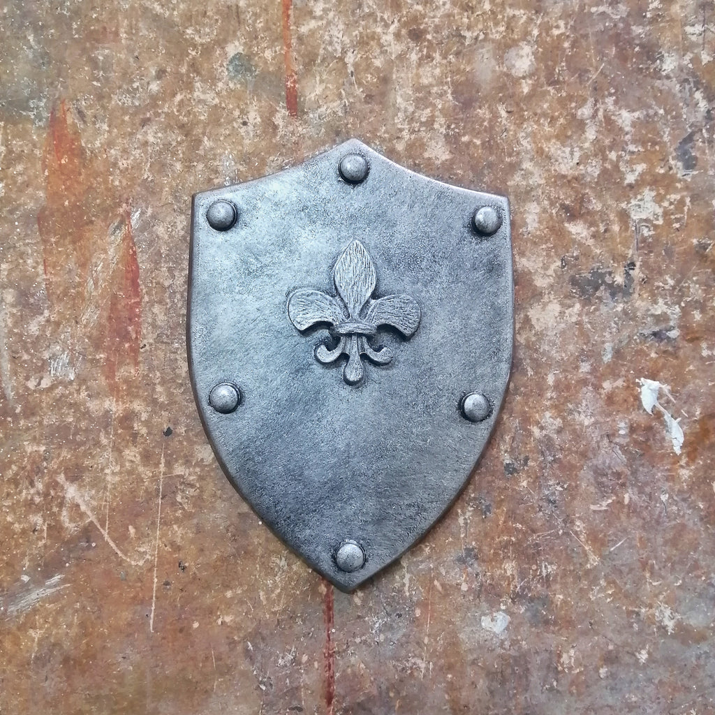 AC29 - Fleur de Lys Shield