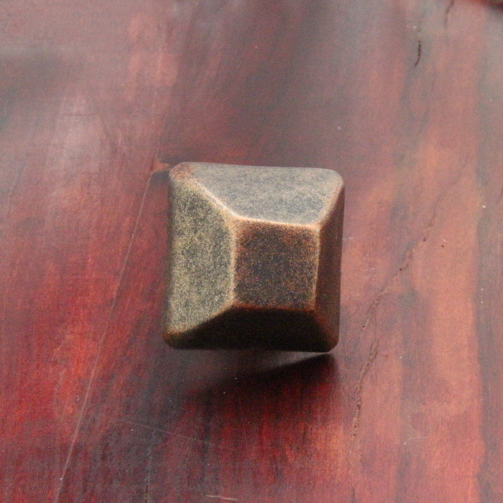 NW/66DD 30 mm square rivet head 